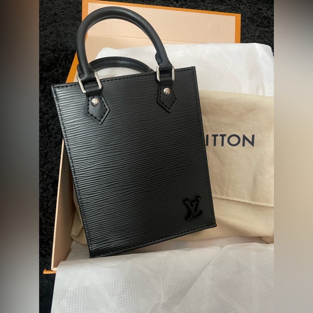 Louis Vuitton Petit Sac Plat Noir Epi
